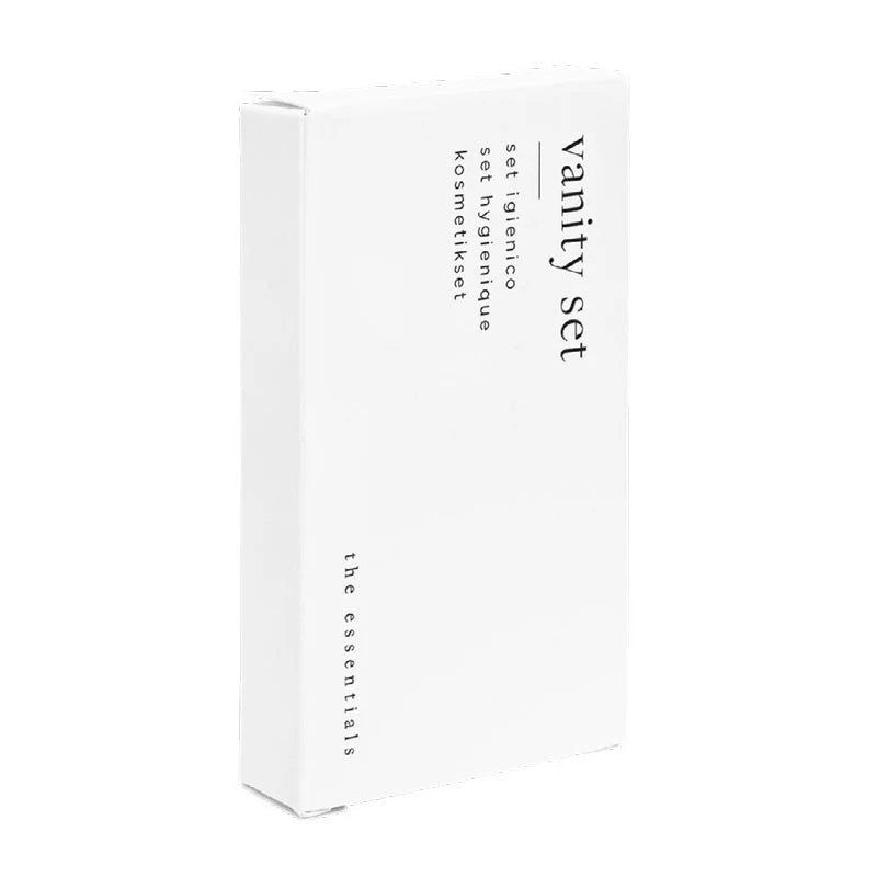 Coffret de cosmétiques dans un étui en carton blanc