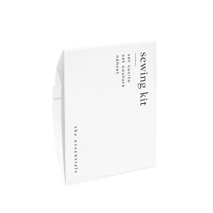 Coffret de couture dans une boîte en carton couleur crème