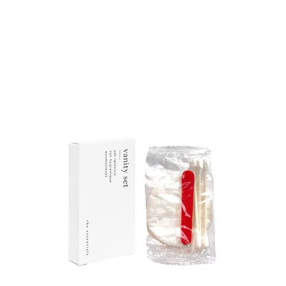 Coffret de cosmétiques dans un étui en carton blanc