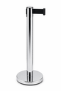 Colonnina Segnaletica con Nastro in Nylon – Struttura in Acciaio Inox